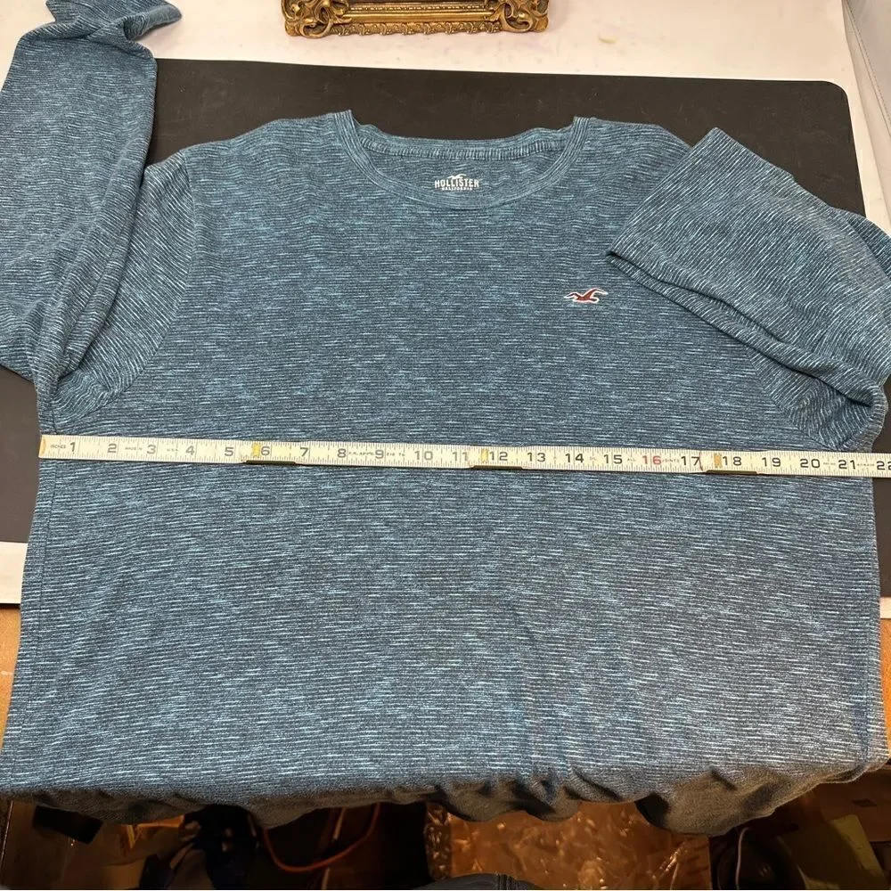 Hollister Textured Crewneck Blue Sweater-Large